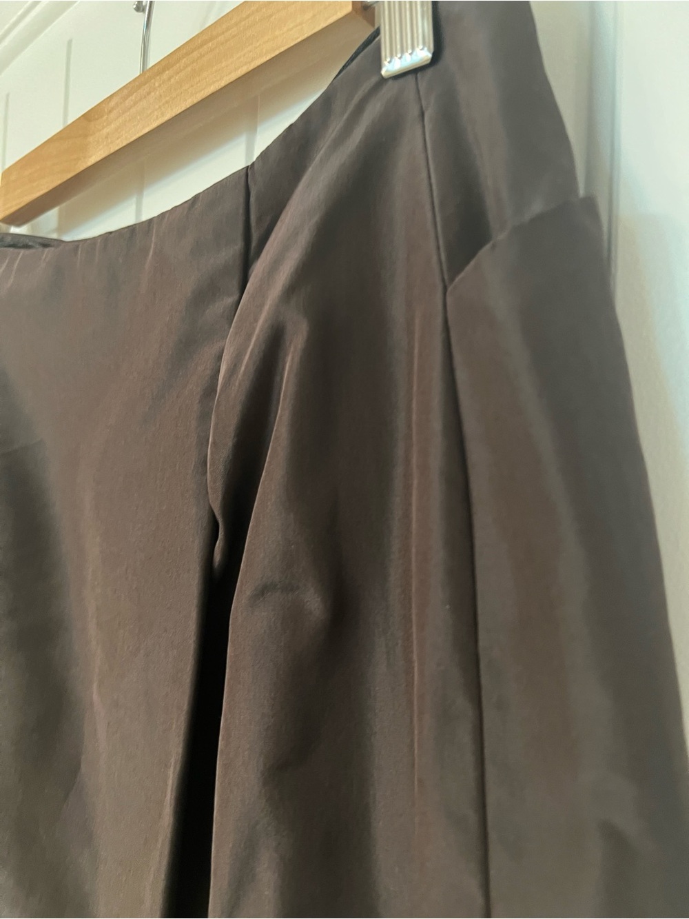 Never been worn Vintage Choc brown 100% silk skirt by Carmen Marc Valvo - Picture 9 of 15